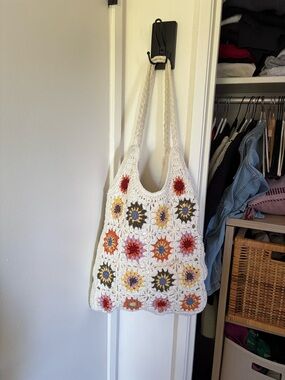 Embroidered Crochet Flower Tote Bag in Cream with Multicolor Accents
